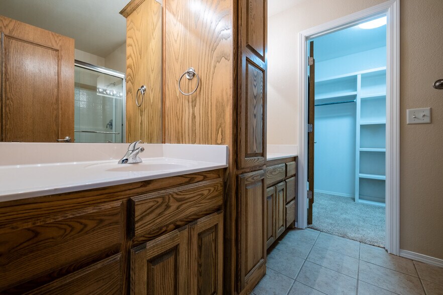 Bathroom 1 - 4530 Steffi Ct
