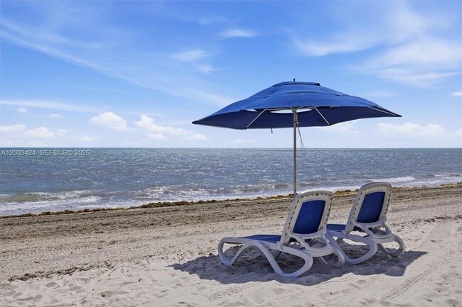 Building Photo - 600 Grapetree Dr