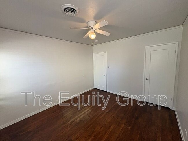 Building Photo - 1610 W College Ave