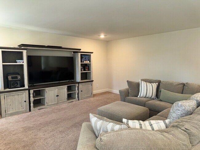 Building Photo - 854 Clear Spring Dr