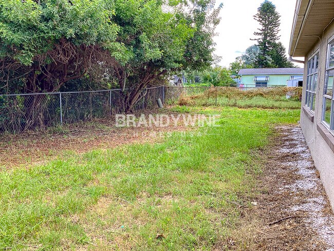 Building Photo - 7317 Oak Crest Dr