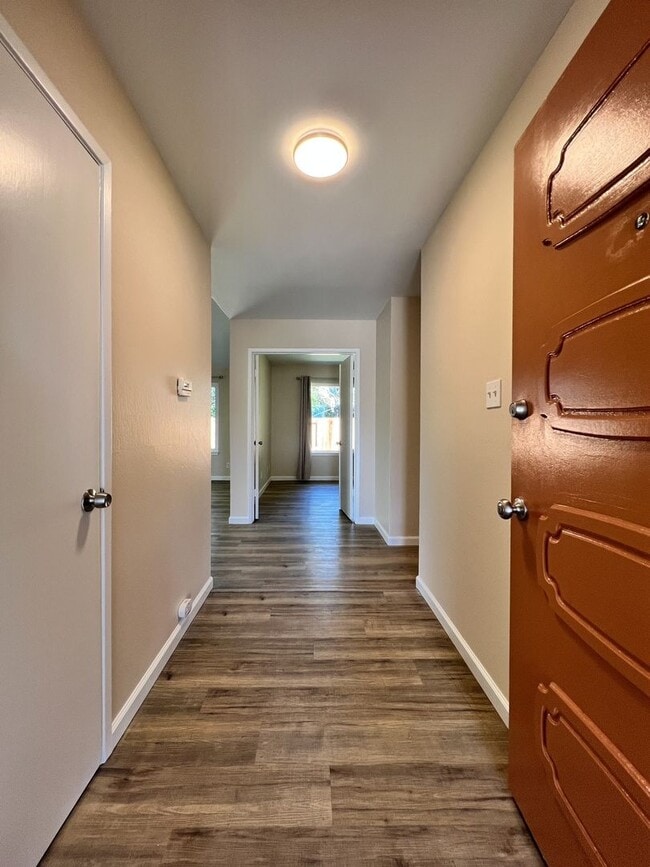 Building Photo - Single Level Four Bedroom North Napa Home