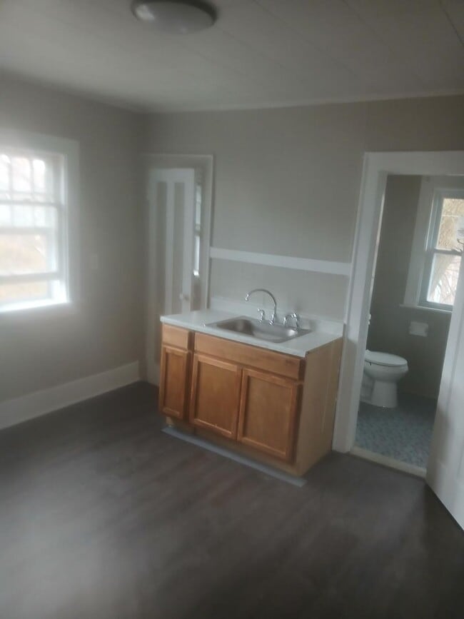 Building Photo - 21-23-23 Randolph St