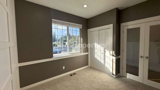 Building Photo - 3 BD | 2 BA Duplex with Fenced Backyard an...
