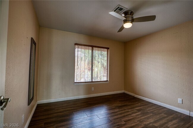 Building Photo - 3956 Clear View Dr