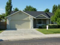 Building Photo - Meridian Home