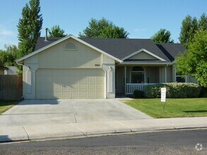 Building Photo - Meridian Home
