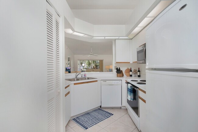 Building Photo - 887 Gulf Pavillion Dr