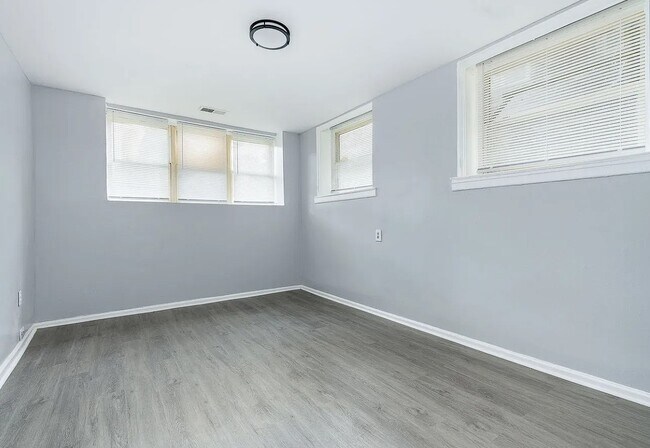 Building Photo - 6100 Nassau Rd