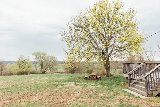 Building Photo - 422 County Rte 9