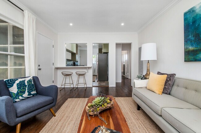 Building Photo - 2115 Ocean Park Blvd