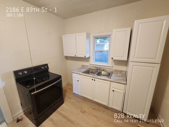 Building Photo - 2186 E 89th St