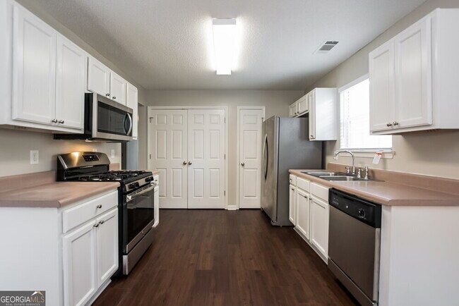 Building Photo - 2615 Thunder Basin Way