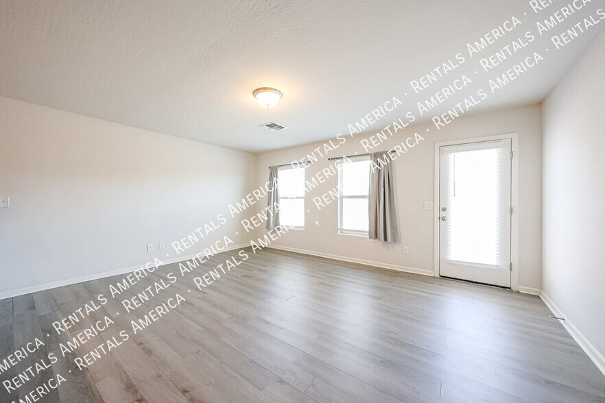 Building Photo - 118 W Impala Dr