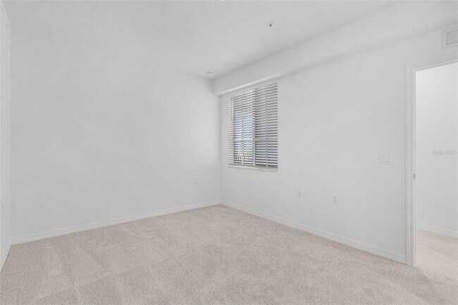 Building Photo - 14211 Heritage Landing Blvd
