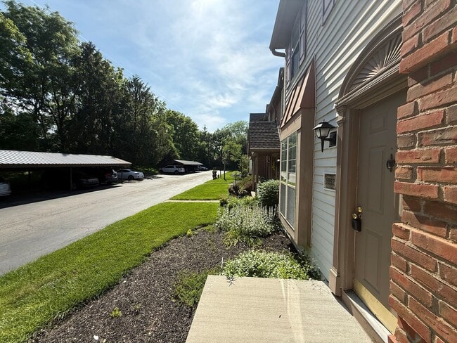 Building Photo - 5852 Aqua Bay Dr