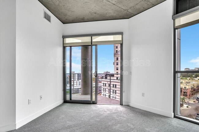 Building Photo - 801 Ash St