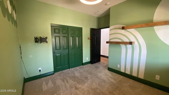 Building Photo - 39519 N White Tail Ln