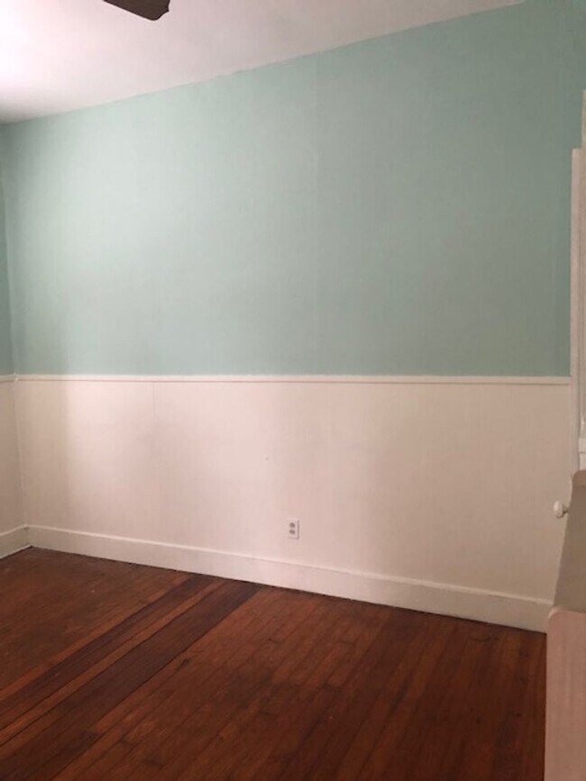 Building Photo - dgr925