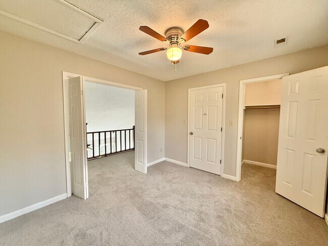 Building Photo - Charming 3BD, 2BA Raleigh Home Near Downtown Raleigh