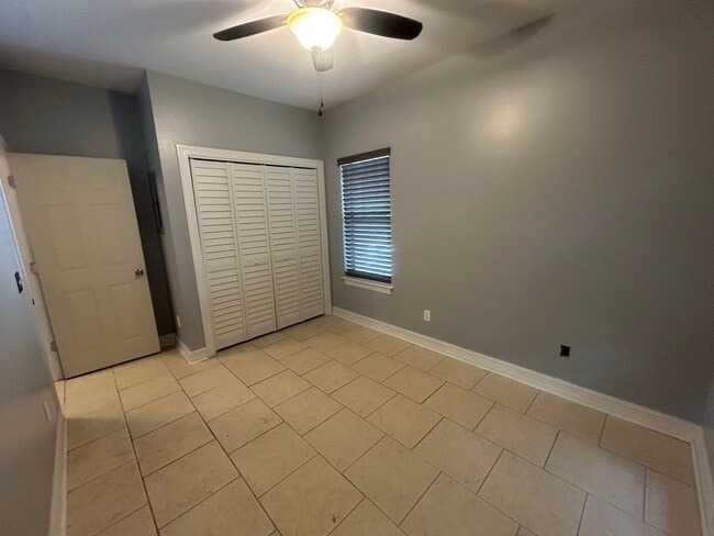 Building Photo - 409 E 7th Ave