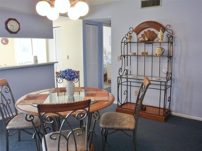 Building Photo - 111 E Cypress Ct