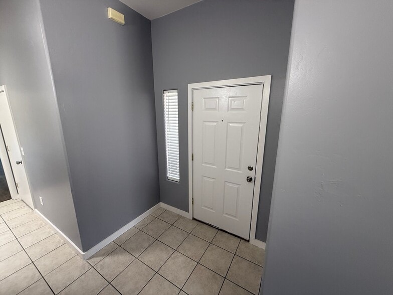 Building Photo - 8538 E Seabury Ct