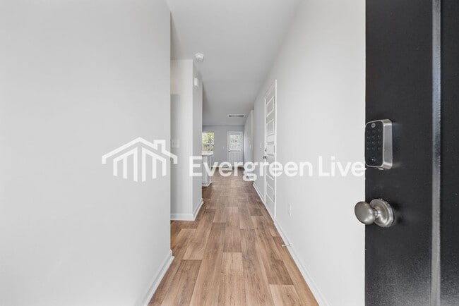 Building Photo - 1210 Willow Oaks Wy