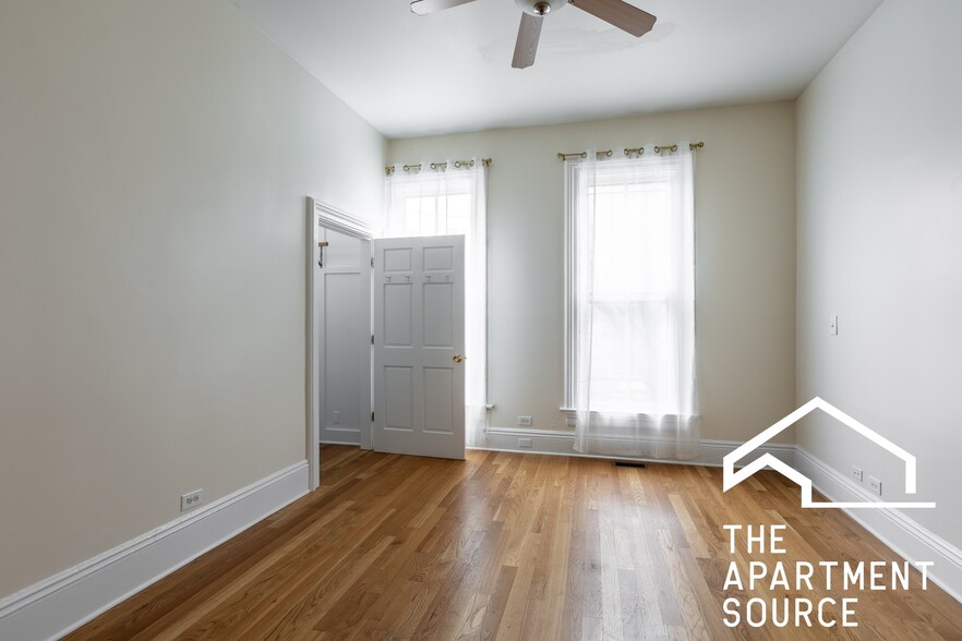 Building Photo - 4410 N Greenview Ave