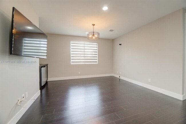 Building Photo - 619 SW 17th St