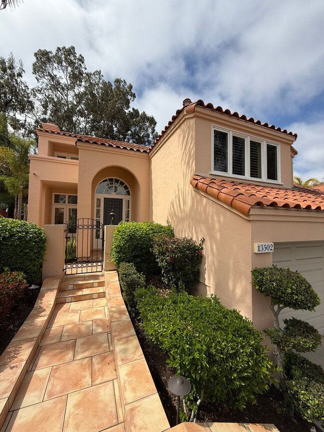 Building Photo - Spacious 3-Bedroom, 2.5-Bath Home for Rent...