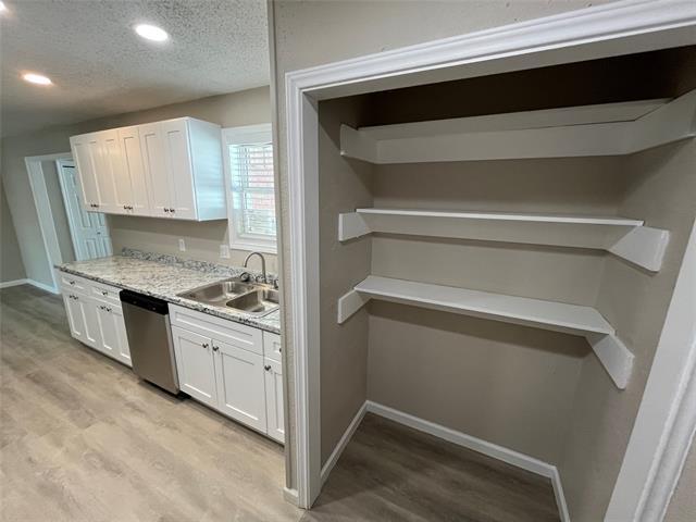 Building Photo - 3009 Clover Dr