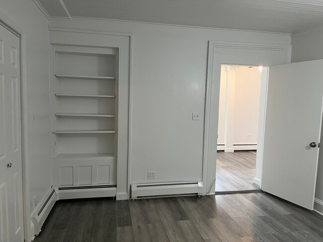 Building Photo - 53 ten broeck st