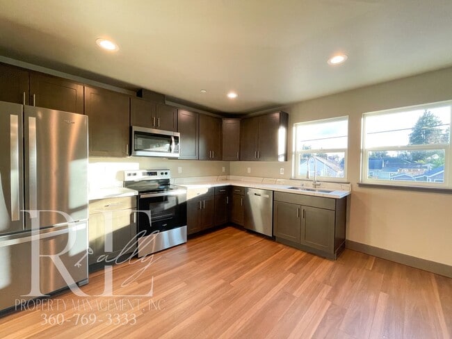 Building Photo - 1702 13th St