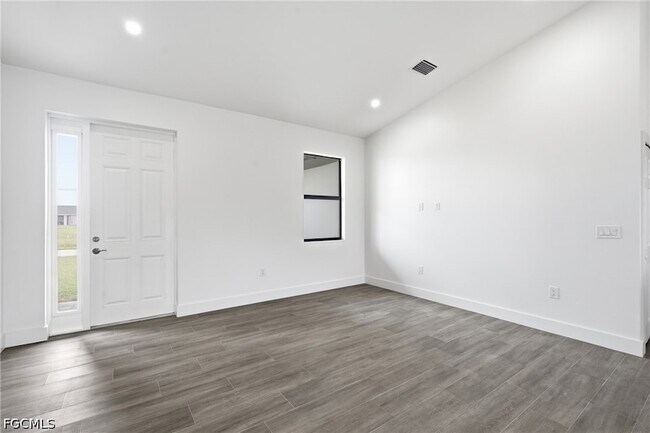 Building Photo - 1431 NW 17th Ave