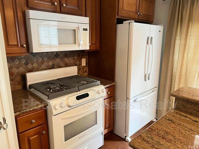 Building Photo - 2936 Settle In Ln