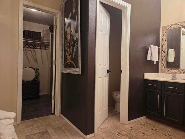 Building Photo - 939 Tambora St NW