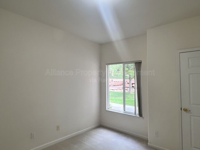 Building Photo - 3890 Strawberry Field Grove