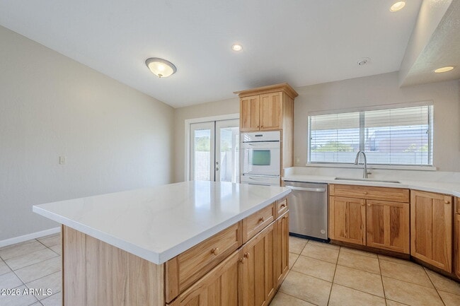 Building Photo - 7707 S Kenwood Ln