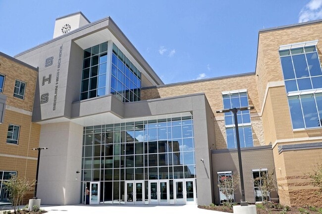 Building Photo - 4 BR + OFFICE/ 3 BA in Seguin - 2042 SF on GREENBELT - Arroyo Ranch!