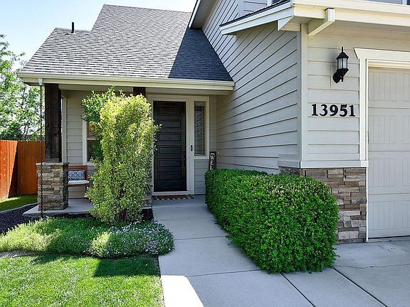 Building Photo - 13951 W Milford Dr