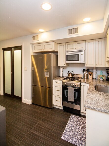 Building Photo - 22 Hancock St