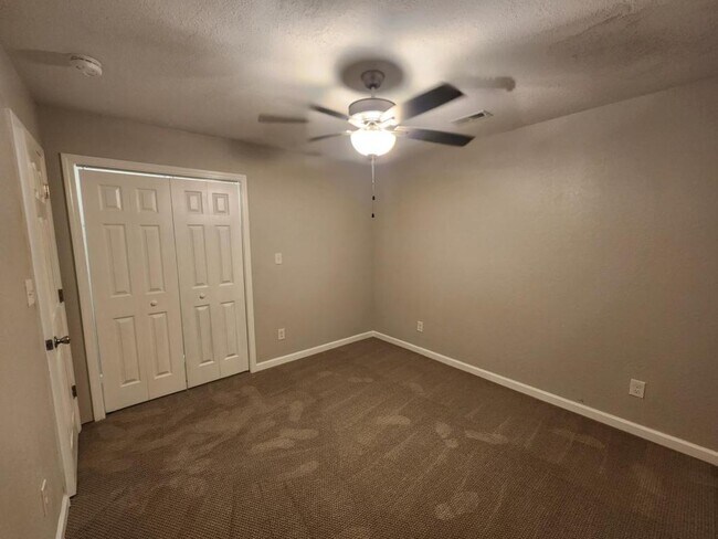 Building Photo - 205 Double Eagle Dr