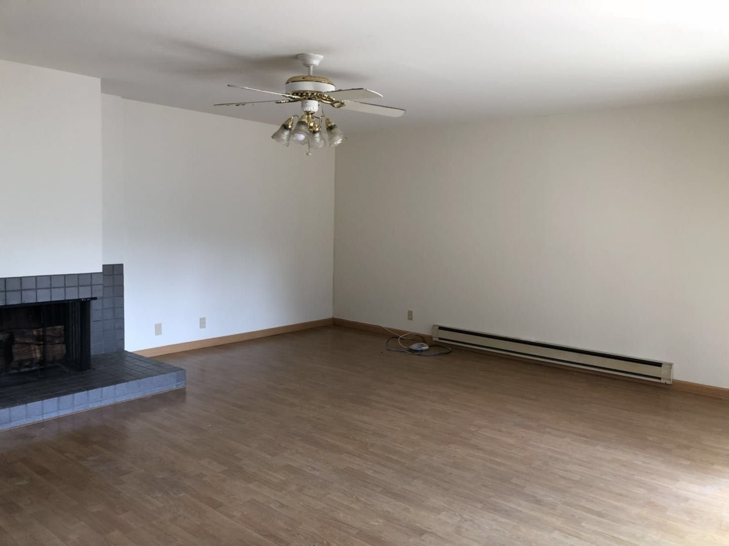 living room - 500 W Middlefield Rd