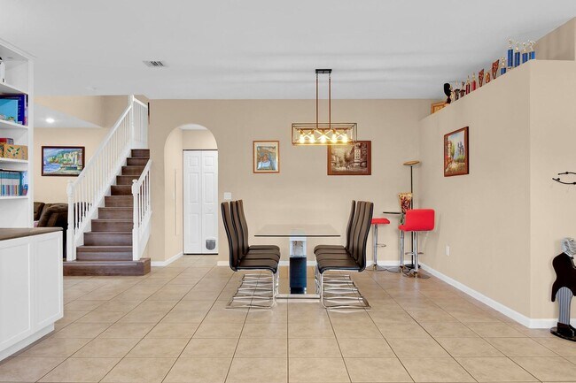 Building Photo - 9022 Dupont Pl