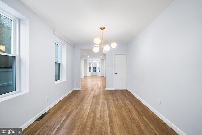 Building Photo - 2454 Amber St