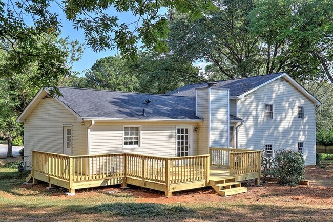 Building Photo - 2640 Tritt Ln