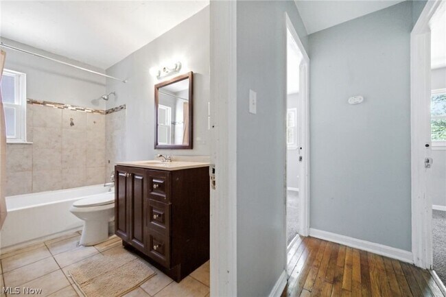 Building Photo - 4068 E 155th St