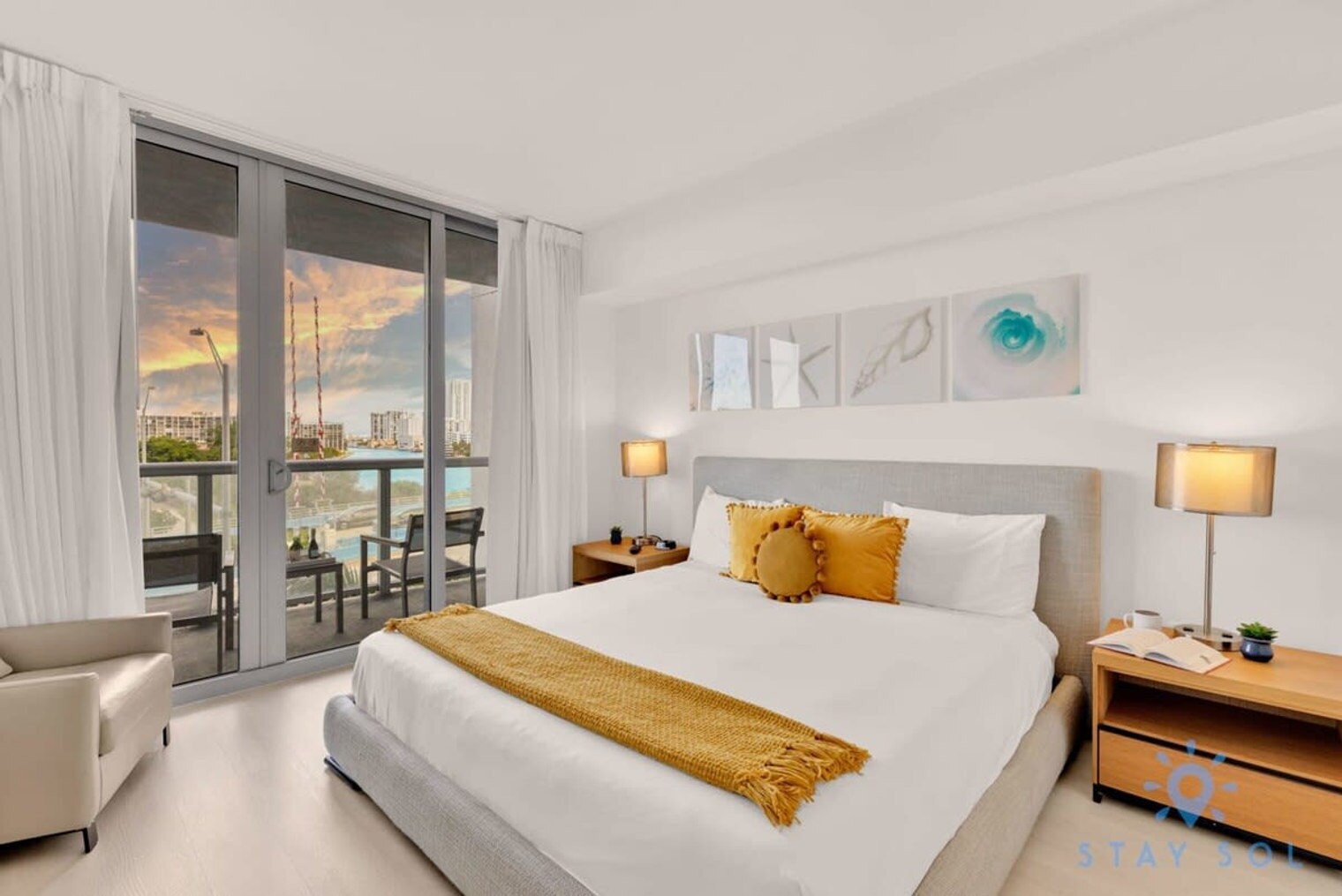 Building Photo - 2602 E Hallandale Beach Blvd