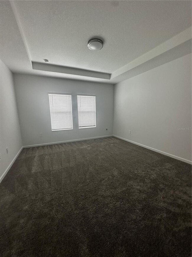 Building Photo - 3063 Chantilly Dr